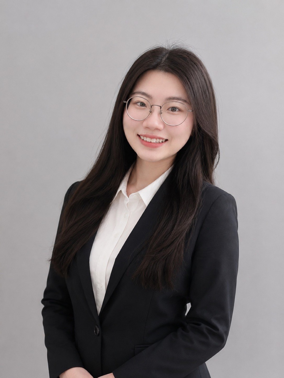 三根手指頭創辦人形象照